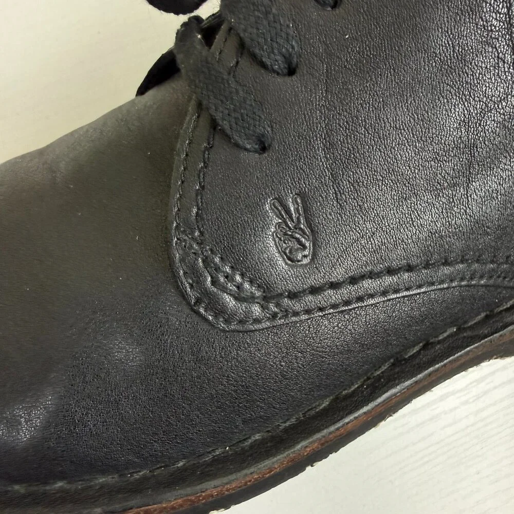 EUC John Varvatos Black Leather Lace Up Chukka Boots